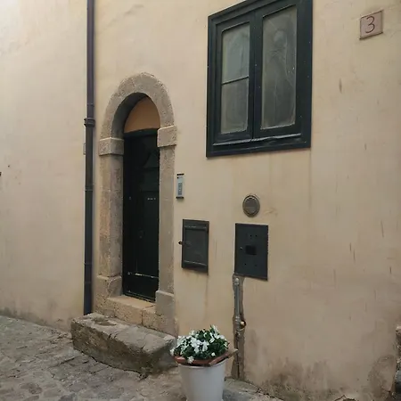 A P E House Polizzi Generosa