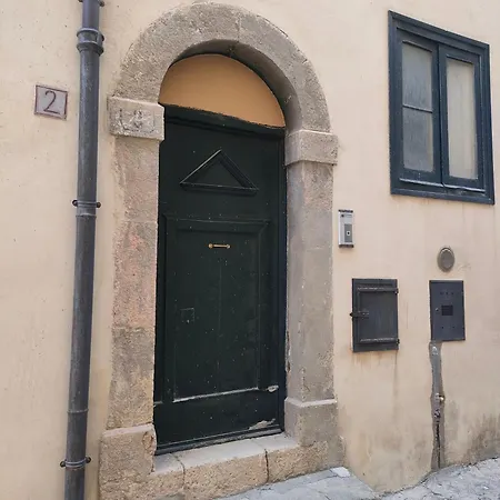 לינה וארוחת בוקר A P E House